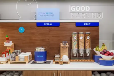 Photo 4 - Holiday Inn Express Pratt by IHG