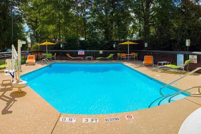 Photo 2 - Holiday Inn Express Hotel & Suites Kinston by IHG