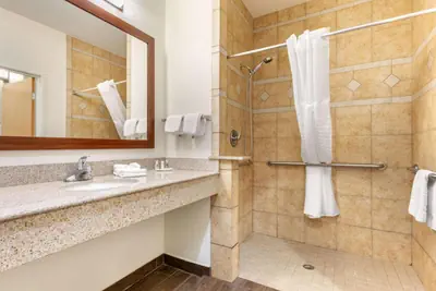 Photo 5 - Comfort Suites Batesville