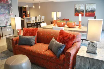 Photo 2 - Holiday Inn Hotel & Suites Davenport by IHG