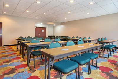 Photo 3 - Holiday Inn Express & Suites Murphy by IHG