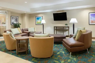 Photo 2 - Candlewood Suites Columbia Hwy 63 & I-70 by IHG