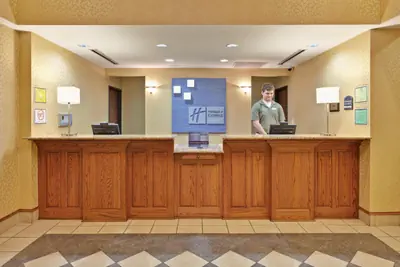 Photo 2 - Holiday Inn Express Hotel & Suites Paragould by IHG
