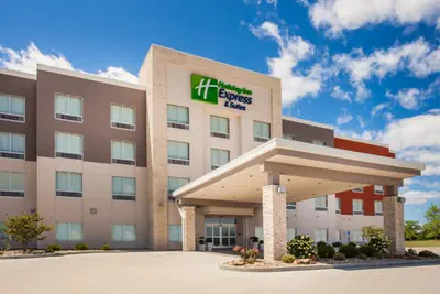 Photo 3 - Holiday Inn Express & Suites Litchfield by IHG