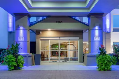 Photo 4 - Holiday Inn Express & Suites Chicago-Midway Airport by IHG