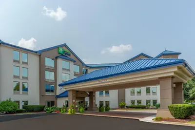 Photo 5 - Holiday Inn Express & Suites Chicago-Midway Airport by IHG