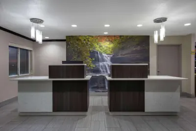 Photo 4 - La Quinta Inn & Suites by Wyndham Peru Starved Rock St Park