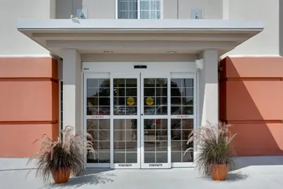 Photo 2 - Candlewood Suites Salina by IHG