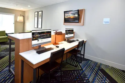 Photo 2 - Holiday Inn Express Hotel & Suites Selma by IHG