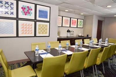 Photo 5 - Holiday Inn Express Hotel & Suites Selma by IHG