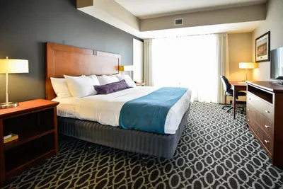 Photo 3 - Bluemont Hotel