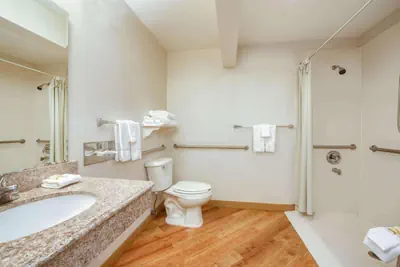 Photo 4 - La Quinta Inn by Wyndham Cleveland Independence