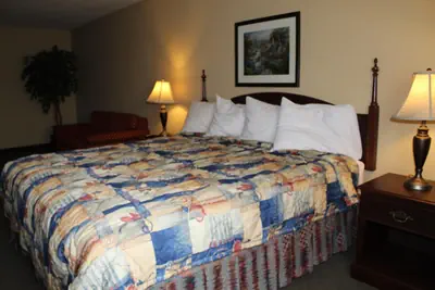 Photo 4 - Mansion View Inn & Suites