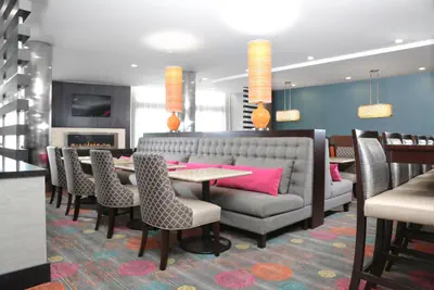 Photo 5 - Holiday Inn Express Moline - Quad Cities Area by IHG