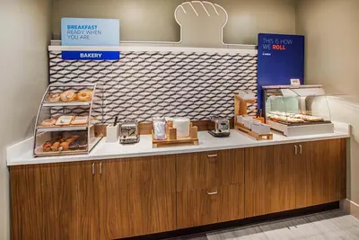 Photo 5 - Holiday Inn Express & Suites Chicago-Libertyville by IHG