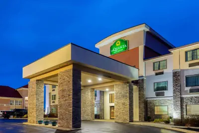 Photo 3 - La Quinta by Wyndham Batavia