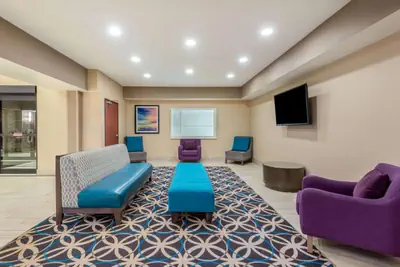 Photo 5 - La Quinta by Wyndham Batavia