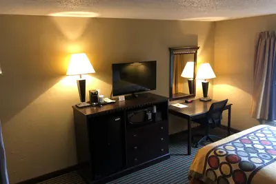 Photo 4 - Super 8 by Wyndham Harrison AR