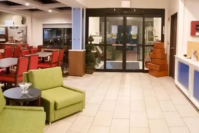 Photo 5 - Holiday Inn Express Osage Beach - Lake of the Ozarks by IHG