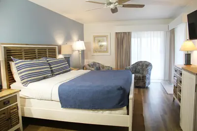 Photo 5 - Surf Side Hotel