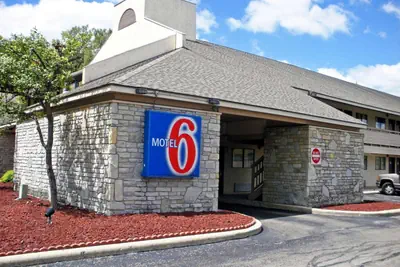 Photo 3 - Motel 6-Dayton, OH - Englewood