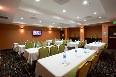 Photo 4 - Holiday Inn Express & Suites Morrilton by IHG