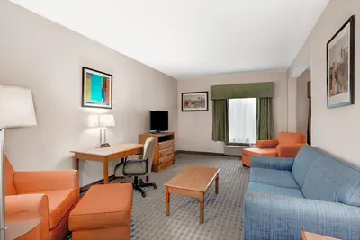 Photo 4 - Wingate by Wyndham Atlanta Fairburn