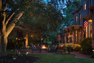 Photo 3 - Sutherland House Victorian Bed and Breakfast