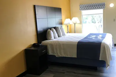Photo 3 - Days Inn by Wyndham Ridgeland South Carolina