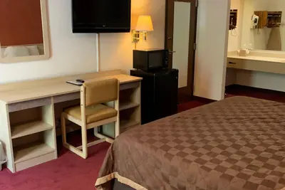 Photo 2 - Americas Best Value Inn - Collinsville / St. Louis