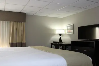 Photo 3 - Holiday Inn Express Forsyth by IHG