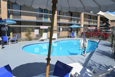 Photo 2 - Days Inn by Wyndham Easley West Of Greenville/Clemson Area