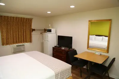 Photo 2 - Americas Express Inn Rocky Mount