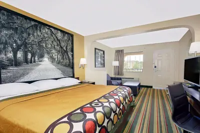 Photo 4 - Super 8 by Wyndham Byron/South Macon