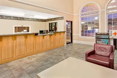 Photo 4 - Super 8 by Wyndham Marietta/West/Atl Area