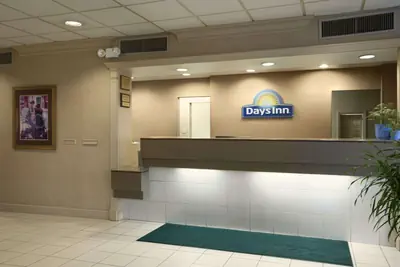Photo 2 - Days Inn by Wyndham Sidney OH