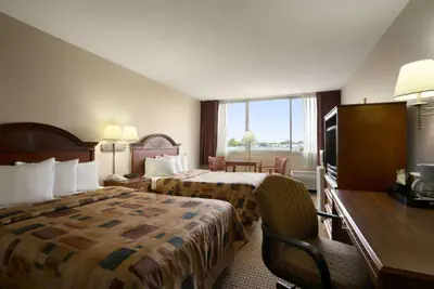 Photo 5 - Days Inn by Wyndham Sidney OH