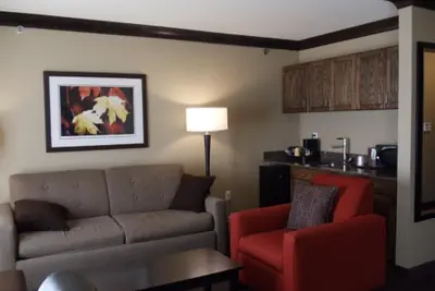 Photo 2 - Parkwood Inn & Suites