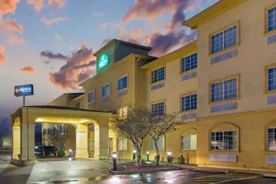 Photo 3 - La Quinta by Wyndham Fort Smith