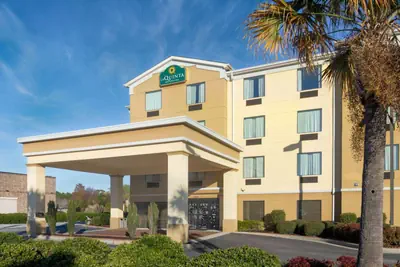 Photo 2 - La Quinta by Wyndham Warner Robins - Robins AFB
