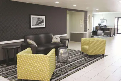 Photo 2 - La Quinta Inn by Wyndham El Dorado