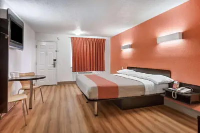 Photo 5 - Motel 6-Youngstown, OH