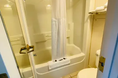 Photo 4 - Harrisonville Inn & Suites
