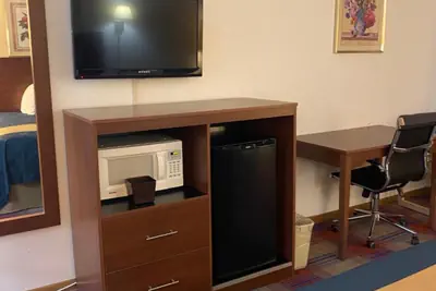 Photo 5 - Americas Best Value Inn Champaign
