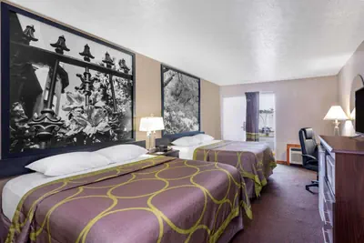 Photo 5 - Super 8 by Wyndham Locust Grove