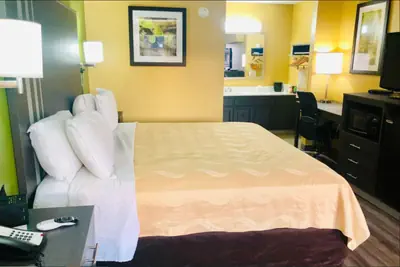 Photo 3 - Baymont by Wyndham Selma