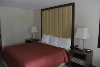 Photo 4 - Landmark Inn