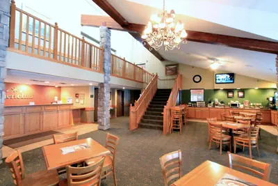 Photo 5 - AmericInn by Wyndham Cedar Rapids Airport