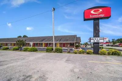 Photo 2 - Econo Lodge Santee