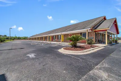 Photo 3 - Econo Lodge Santee